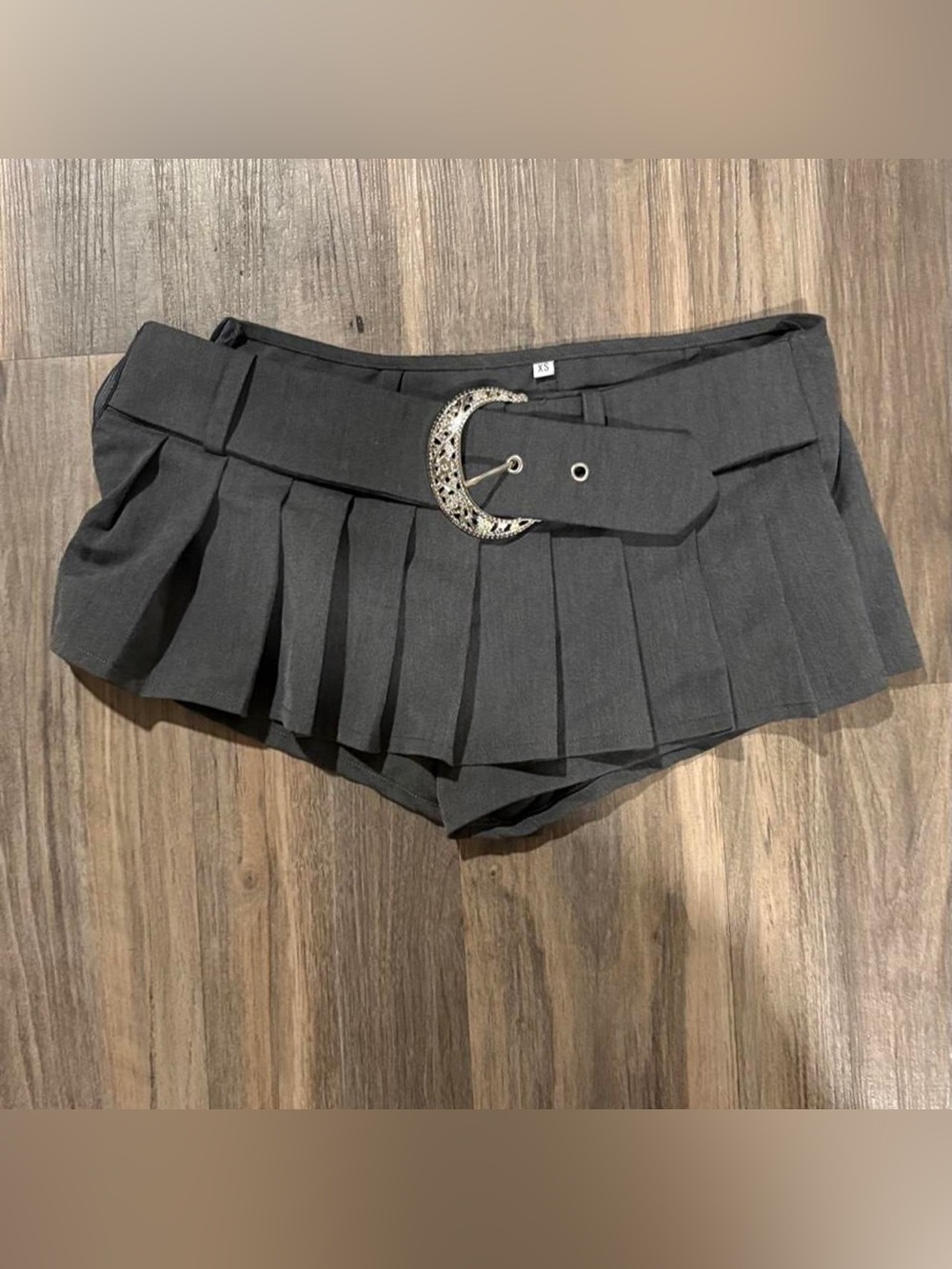 Pleated Black Women's Shorts with Decorative Buckle